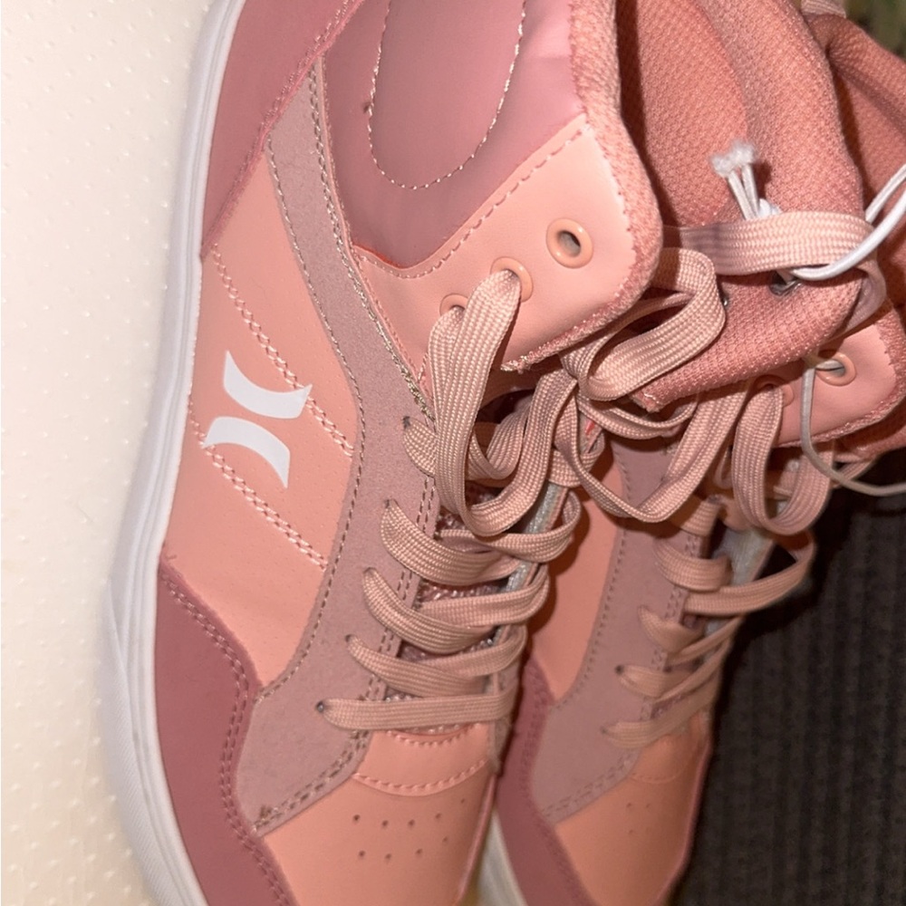 Hurley Pink Sneakers Athletic Casual Design